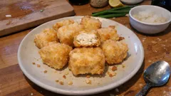 外はさっくり、中はふんわり。豆腐の天ぷらをおいしく作るシンプルなコツ