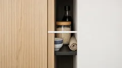 突っ張り棒収納でデッドスペース活用 100均でできるすき間収納アイデア6選