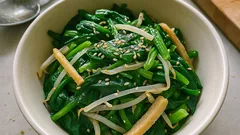 ほうれん草ともやしと油揚げの中華和え—水気をしぼって味が決まる、あと一品