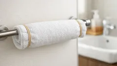 洗面所やキッチンのタオルが落ちない ゴム2本でできる簡単な掛け方