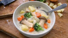 肉なしでも満足。野菜とエリンギの豆乳シチューをやさしい味わいで作る方法