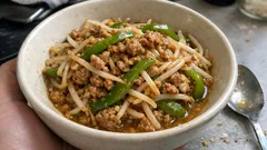 ご飯がすすむ、もやしと豚ひき肉のこってり味噌炒め|手早く作れる定番おかず